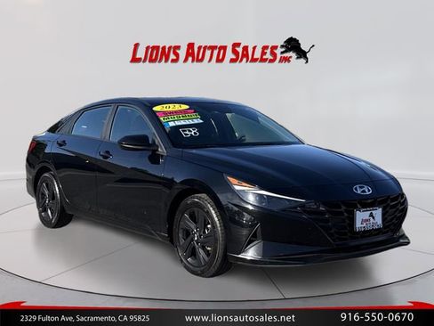 Used 2023 Hyundai Elantra SEL FWD image 3