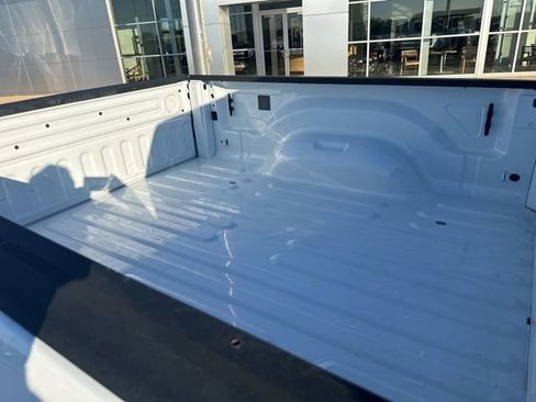 Used 2024 RAM 2500 Tradesman w/ Chrome Appearance Group image 13