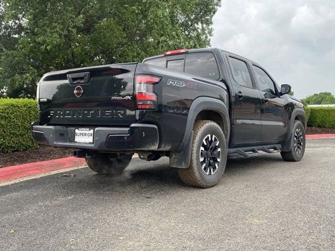 Used 2022 Nissan Frontier PRO-4X w/ Technology Package AWD/4WD image 3