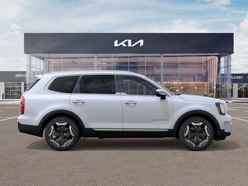 New 2025 Kia Telluride S image 8