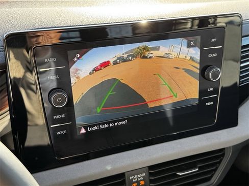 Used 2025 Volkswagen Jetta SE image 19