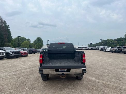 Used 2018 GMC Sierra 2500 SLT w/ Duramax Plus Package AWD/4WD image 10