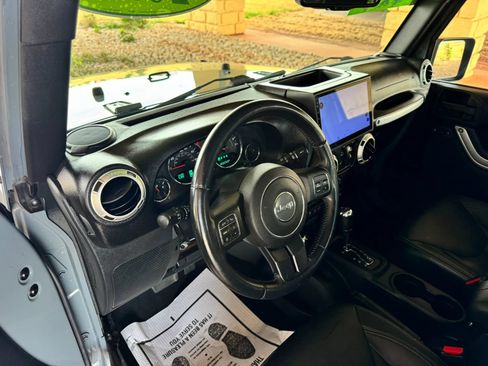 Used 2015 Jeep Wrangler Unlimited Sahara w/ Dual Top Group AWD/4WD image 11