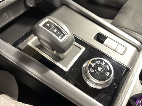 Used 2023 Mitsubishi Outlander SE image 26