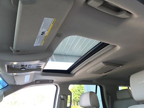Used 2018 GMC Yukon Denali w/ Denali Ultimate Package image 7