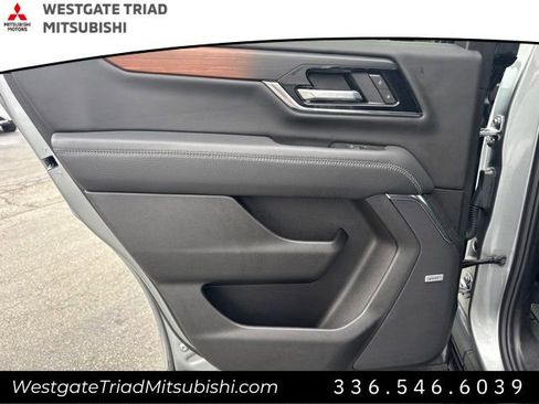 Used 2025 GMC Yukon Denali AWD/4WD image 20
