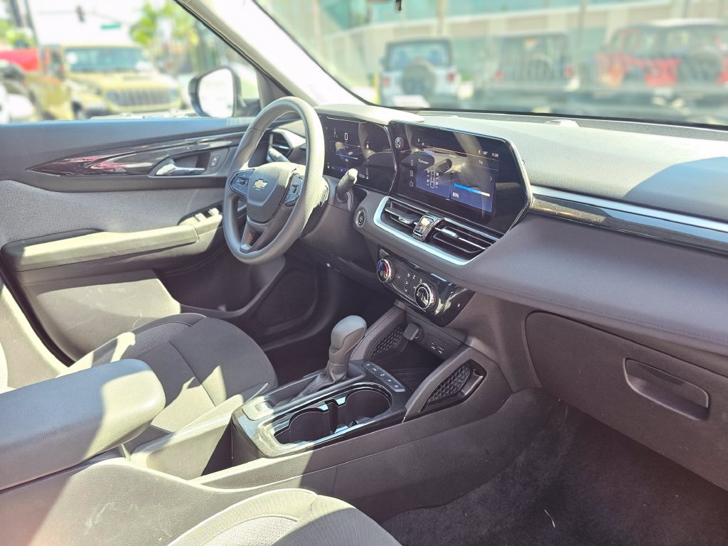 Used 2026 Chevrolet TrailBlazer LT FWD image 37