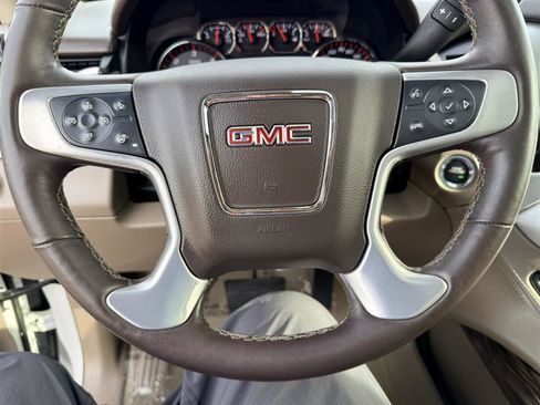 Used 2016 GMC Yukon XL SLT w/ Open Road Package AWD/4WD image 32