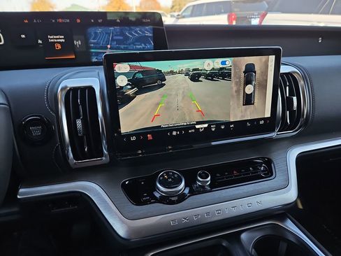 New 2025 Ford Expedition Max Platinum image 24