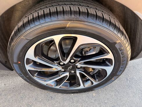 Used 2022 Chevrolet Bolt EUV Premier w/ Sun & Sound Package FWD image 27