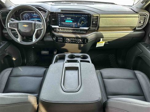 Certified 2024 Chevrolet Silverado 1500 LT image 11