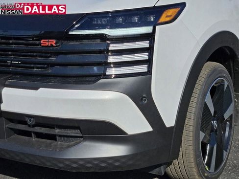 New 2025 Nissan Kicks SR image 5