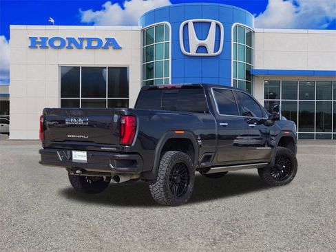 Used 2024 GMC Sierra 2500 Denali Ultimate image 3