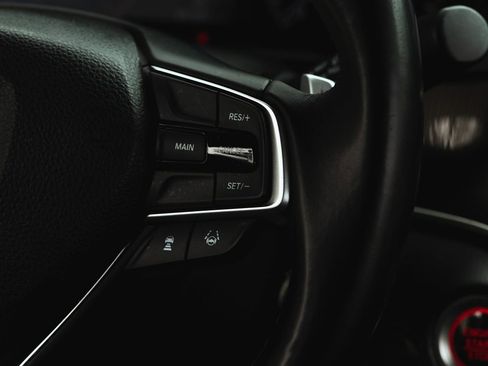 Used 2018 Honda Accord Sport image 32