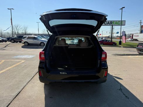 Used 2017 Subaru Outback 2.5i Limited image 12