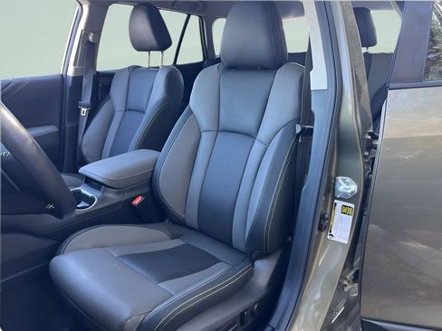 Used 2025 Subaru Outback Onyx Edition image 13