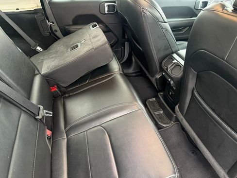 Used 2023 Jeep Wrangler Unlimited Sahara image 20