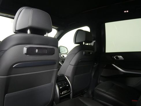 Used 2027 BMW X7 xDrive40i w/ Premium Package AWD/4WD image 18
