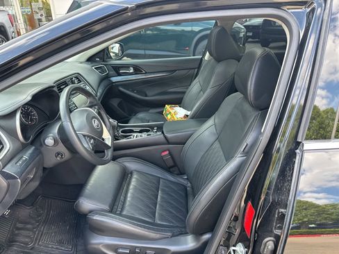 Used 2023 Nissan Maxima Platinum w/ Sport Mat Group FWD image 3