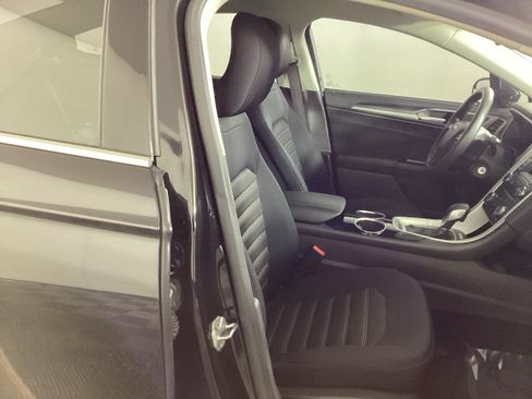 Used 2014 Ford Fusion SE FWD image 8
