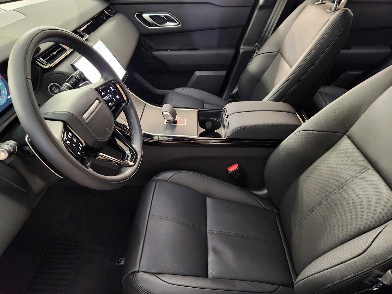 New 2026 Land Rover Range Rover Velar S AWD/4WD image 14