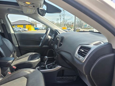 Used 2018 Jeep Compass Latitude w/ Popular Equipment Group AWD/4WD image 18