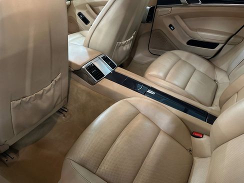 Used 2011 Porsche Panamera 4S image 26