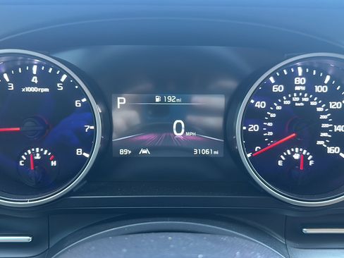 Used 2024 Kia Carnival LX image 27