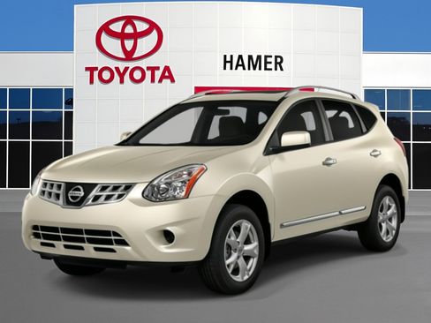 Used 2014 Nissan Rogue S FWD image 1