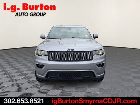 Used 2021 Jeep Grand Cherokee Laredo X AWD/4WD image 2