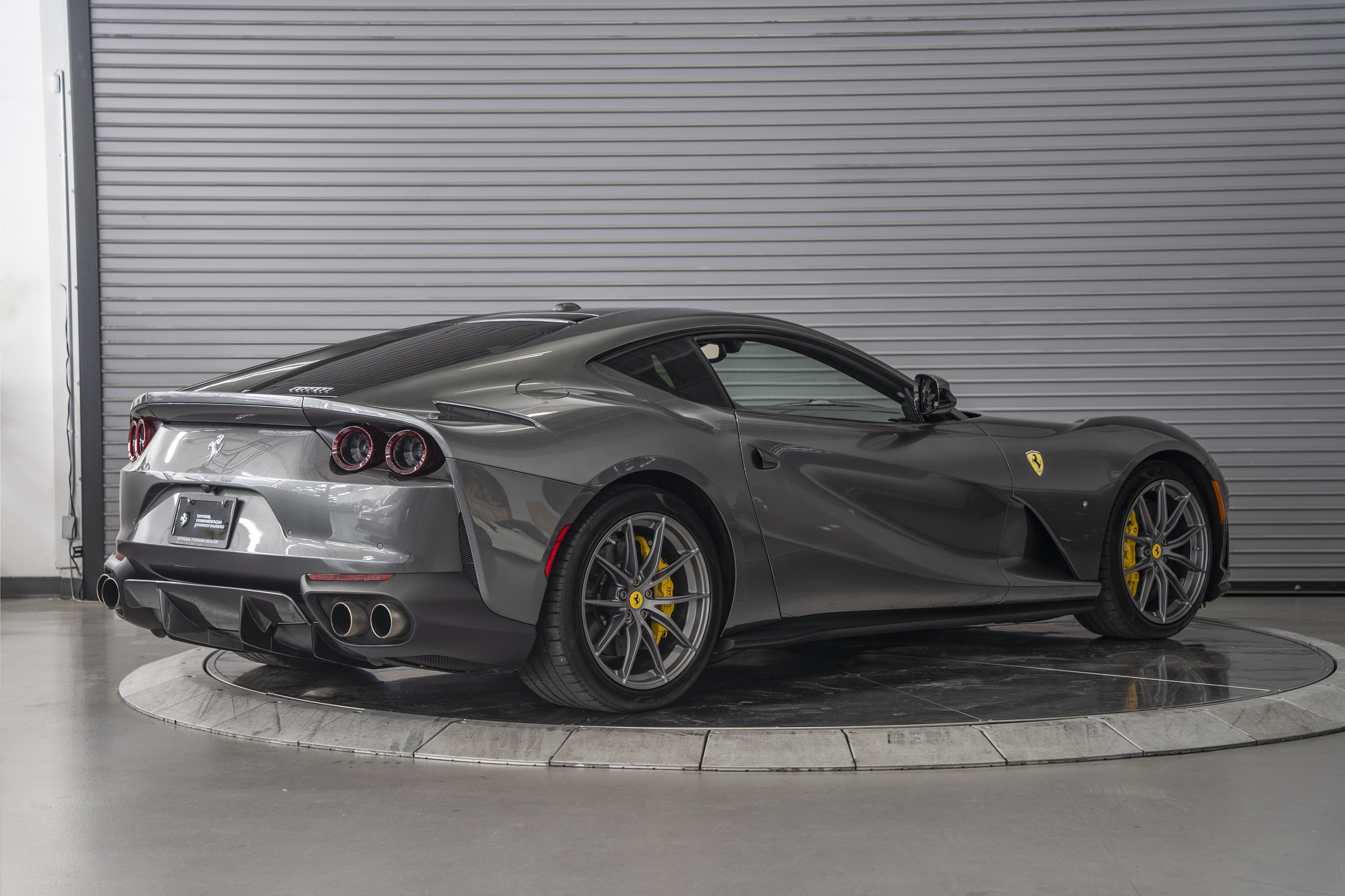 Used 2019 Ferrari 812 Superfast RWD image 5