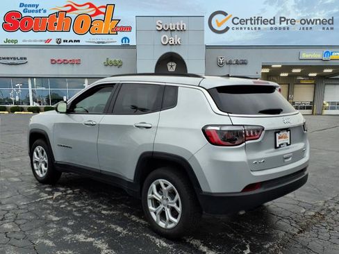 Used 2024 Jeep Compass Latitude image 4