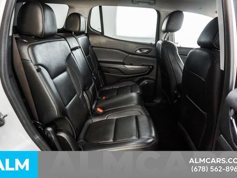 Used 2023 GMC Acadia SLT FWD image 20