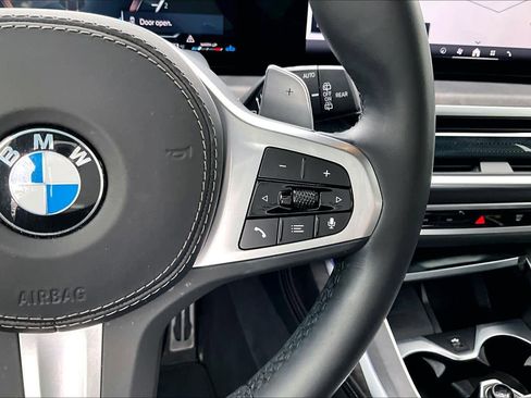 Certified 2024 BMW X7 xDrive40i w/ M Sport Package image 25