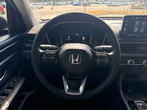 Used 2025 Honda Pilot Elite image 18