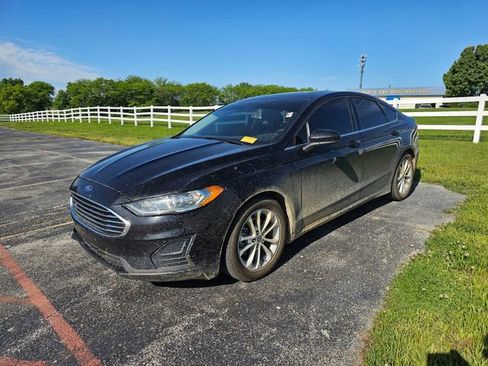 Used 2020 Ford Fusion SE FWD image 3