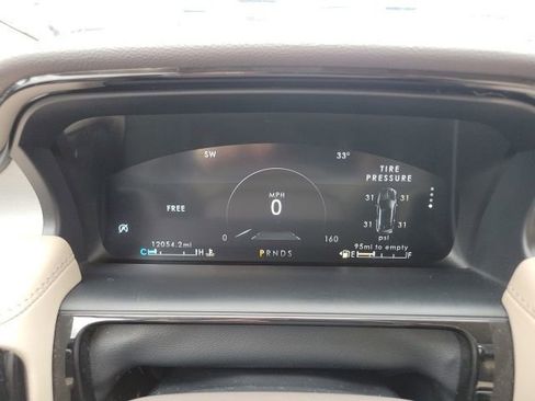 Certified 2023 Lincoln Nautilus FWD image 33