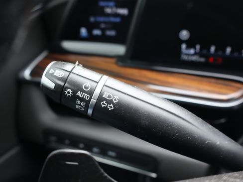 Used 2021 Cadillac Escalade ESV Premium Luxury image 25