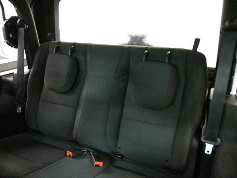 Used 2022 Jeep Wrangler Sport AWD/4WD image 18
