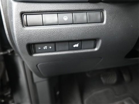 Certified 2021 Nissan Rogue SV w/ Premium Package image 21