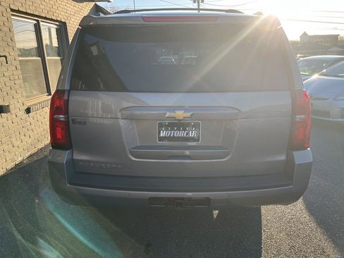 Used 2018 Chevrolet Suburban LT image 6