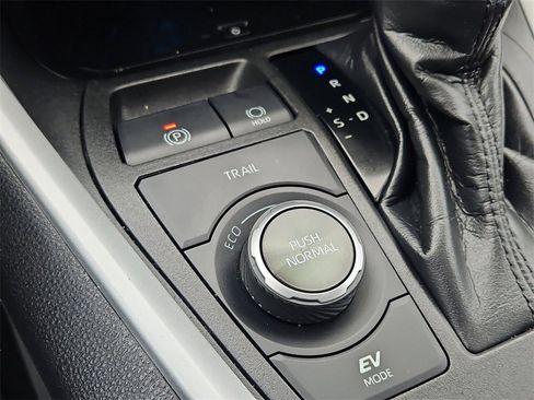 Used 2021 Toyota RAV4 XSE image 19