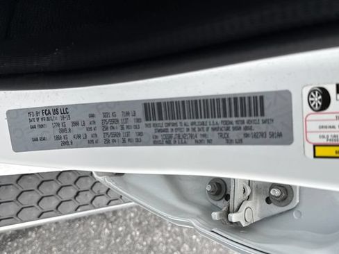 Used 2020 RAM 1500 Laramie AWD/4WD image 32