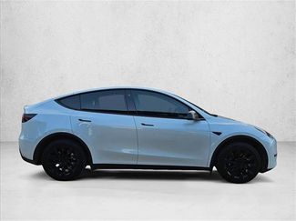 Used 2023 Tesla Model Y Long Range AWD/4WD video 4