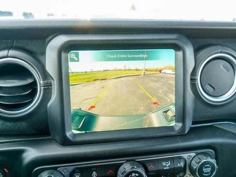 Used 2021 Jeep Gladiator Overland w/ Uconnect 4C Nav & Sound Group AWD/4WD image 23