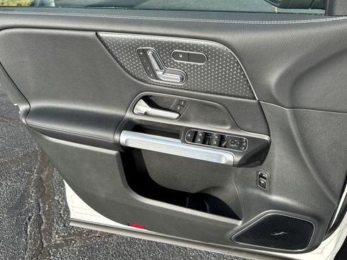 New 2026 Mercedes-Benz GLB 250 image 8