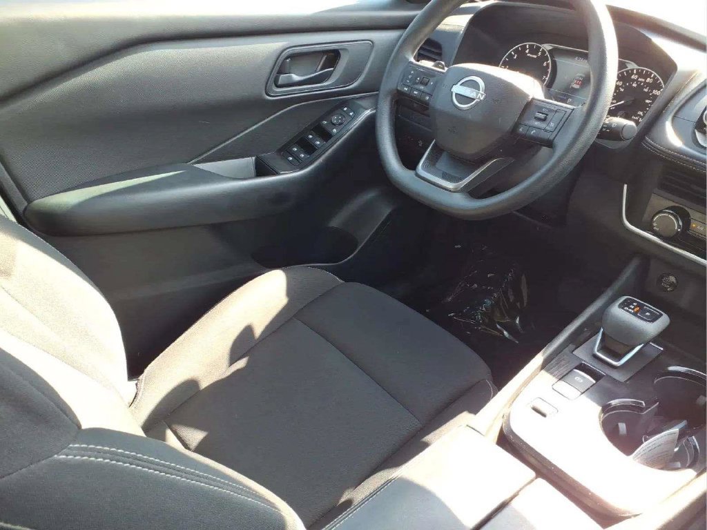 Certified 2025 Nissan Rogue S FWD image 19