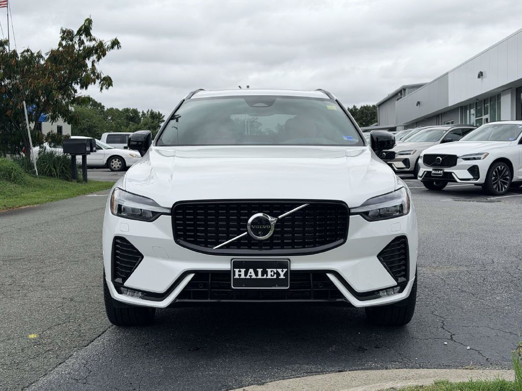 Used 2024 Volvo XC60 B5 Ultimate w/ Protection Package Premier AWD/4WD image 26