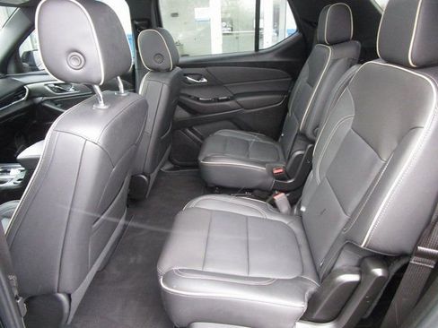 Certified 2023 Chevrolet Traverse Premier w/ Redline Edition image 17
