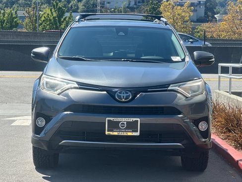 Used 2016 Toyota RAV4 Limited w/ Cargo Management Package AWD/4WD image 10